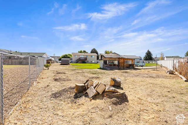 5051 MIDLAND DR, Roy, UT 84067