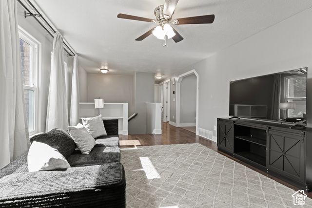 5051 MIDLAND DR, Roy, UT 84067