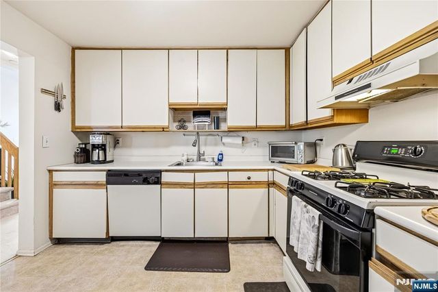 6 Markham Circle 6, Englewood, NJ 07631