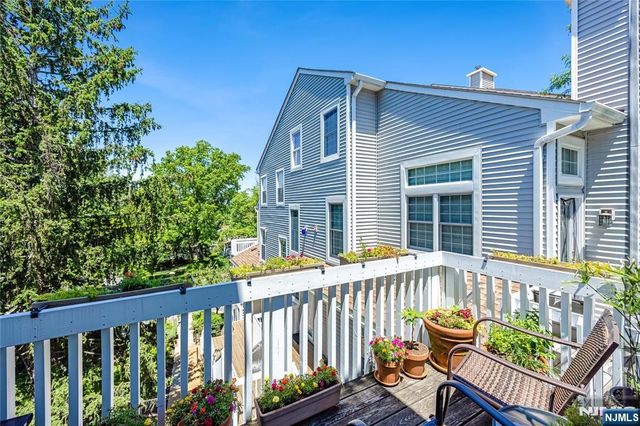 6 Markham Circle 6, Englewood, NJ 07631