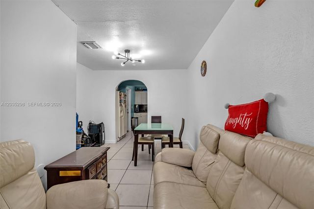 4522 NW 194th St, Miami Gardens, FL 33055