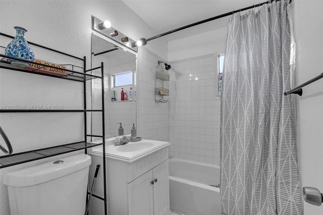 4522 NW 194th St, Miami Gardens, FL 33055