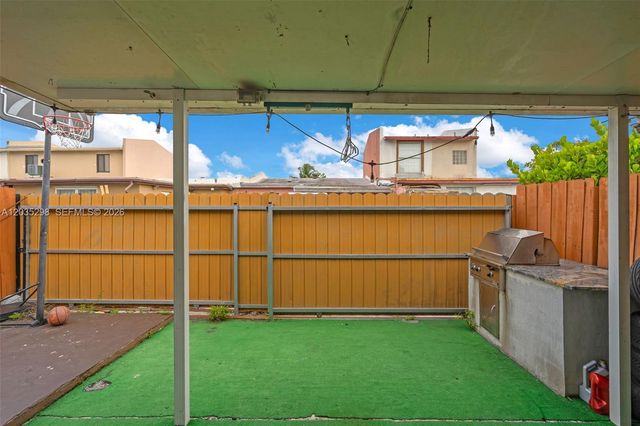 4522 NW 194th St, Miami Gardens, FL 33055