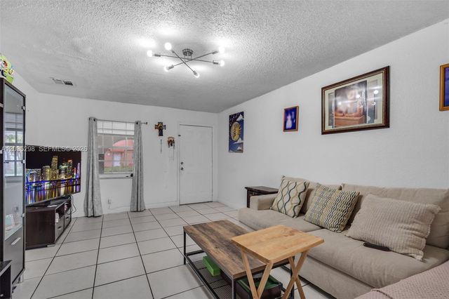4522 NW 194th St, Miami Gardens, FL 33055