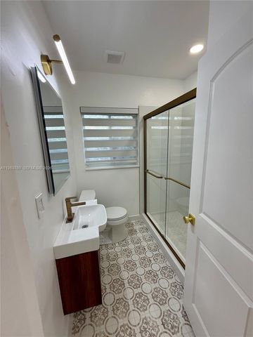 1215 SW 15th St, Miami, FL 33145