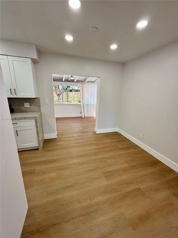 1215 SW 15th St, Miami, FL 33145