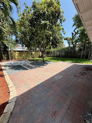 1215 SW 15th St, Miami, FL 33145