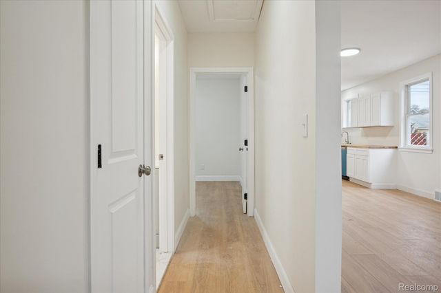 1580 Richmond Avenue, Lincoln Park, MI 48146