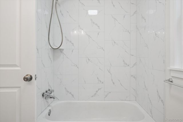 1580 Richmond Avenue, Lincoln Park, MI 48146