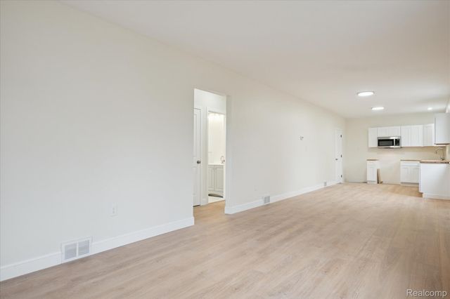 1580 Richmond Avenue, Lincoln Park, MI 48146