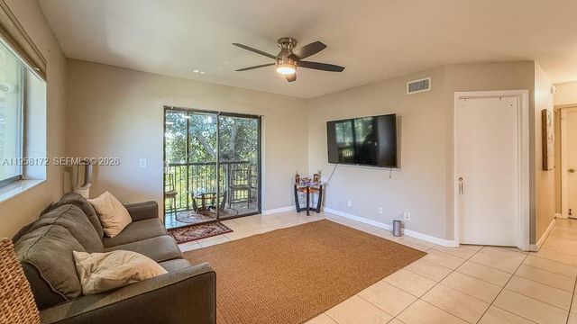 632 Trace Cir 202, Deerfield Beach, FL 33441