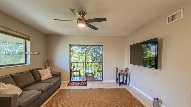 632 Trace Cir 202, Deerfield Beach, FL 33441