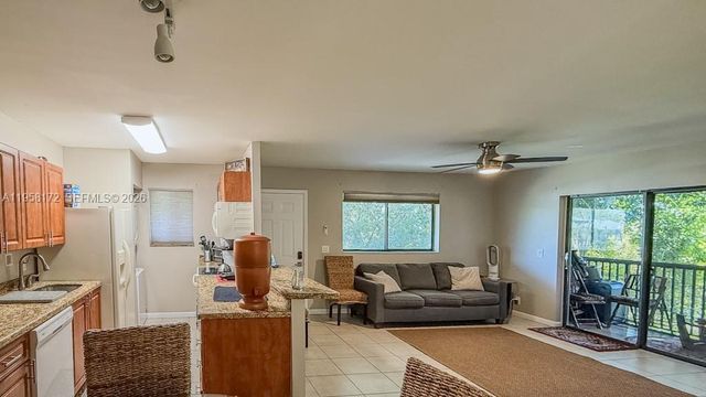 632 Trace Cir 202, Deerfield Beach, FL 33441