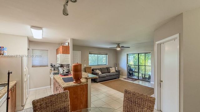632 Trace Cir 202, Deerfield Beach, FL 33441