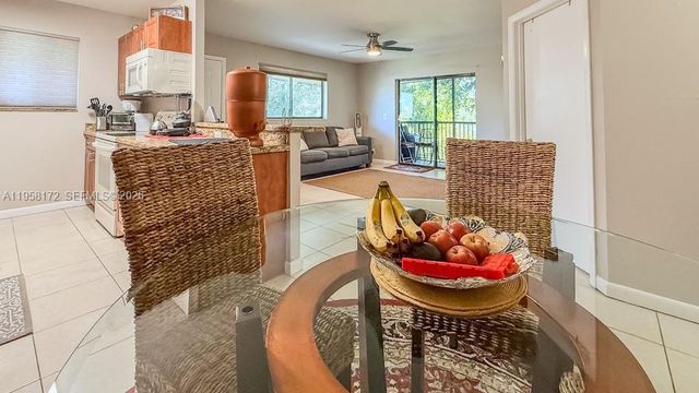 632 Trace Cir 202, Deerfield Beach, FL 33441