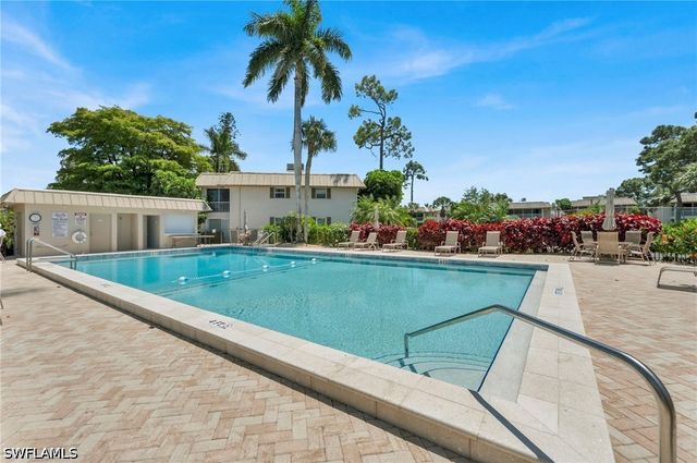 1549 SANDPIPER ST 87, Naples, FL 34102