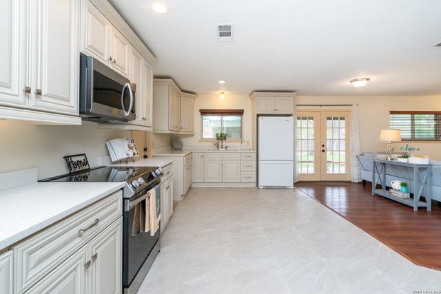 838 Boulder Drive, Universal City, TX 78148