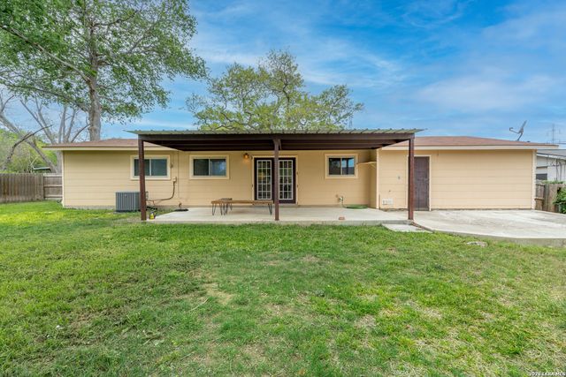 838 Boulder Drive, Universal City, TX 78148