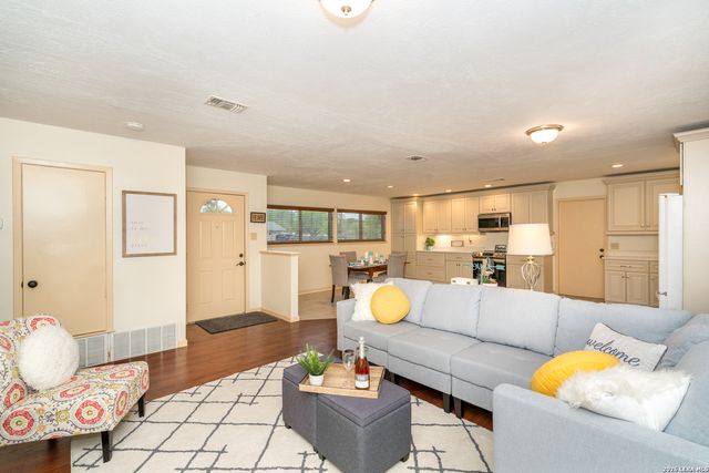 838 Boulder Drive, Universal City, TX 78148