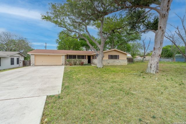 838 Boulder Drive, Universal City, TX 78148