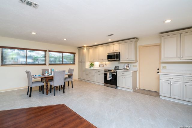 838 Boulder Drive, Universal City, TX 78148