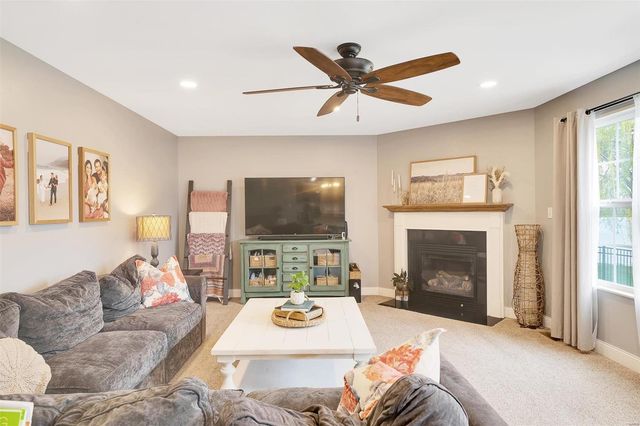 1141 Gulfstream Way, Mascoutah, IL 62258