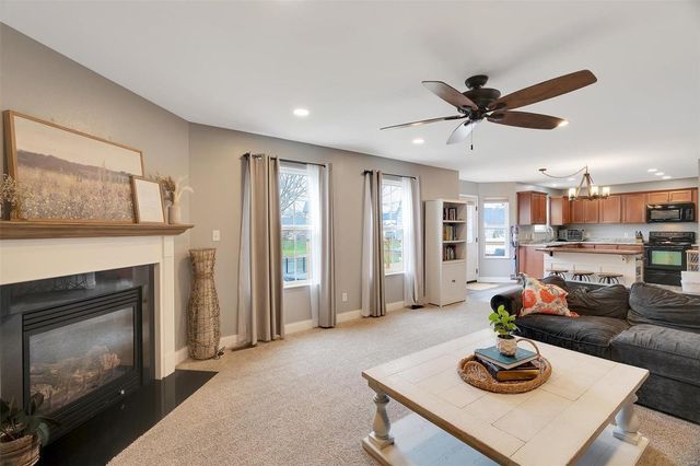 1141 Gulfstream Way, Mascoutah, IL 62258