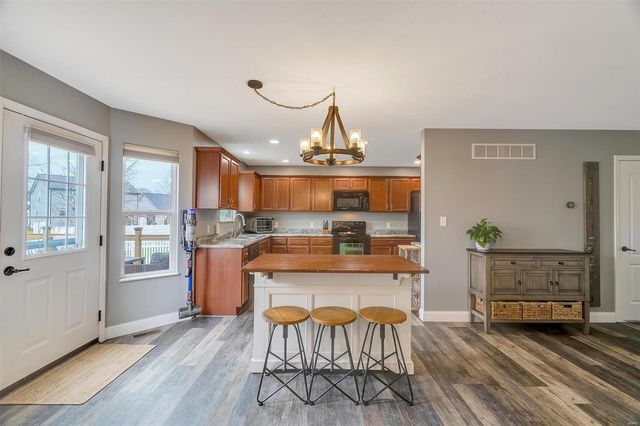 1141 Gulfstream Way, Mascoutah, IL 62258