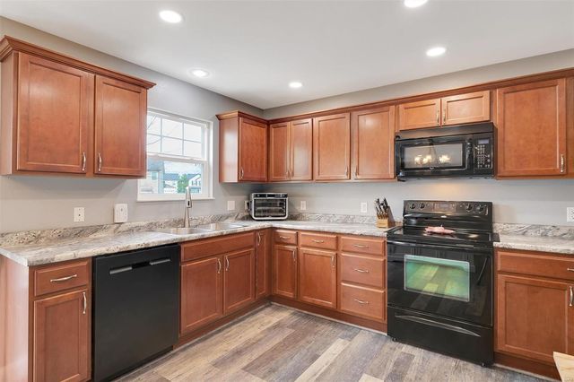 1141 Gulfstream Way, Mascoutah, IL 62258