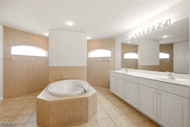 2600 SW 1st ST, Cape Coral, FL 33991