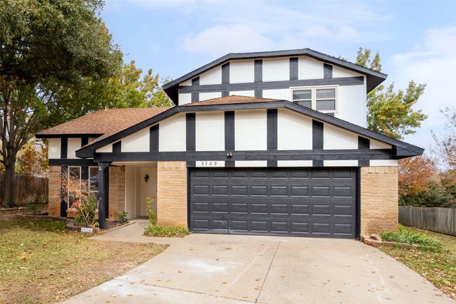 3709 Ravenhill Lane, Arlington, TX 76016