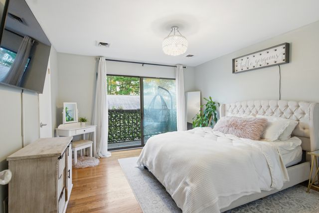 382 Knapps Highway 382, Fairfield, CT 06825