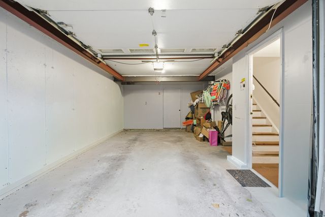 382 Knapps Highway 382, Fairfield, CT 06825