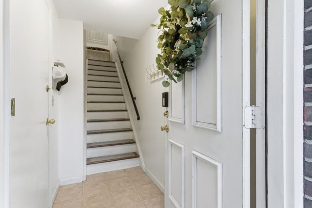 382 Knapps Highway 382, Fairfield, CT 06825