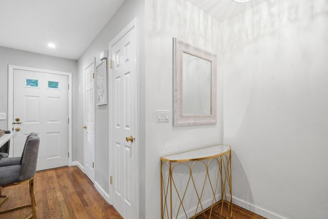 382 Knapps Highway 382, Fairfield, CT 06825