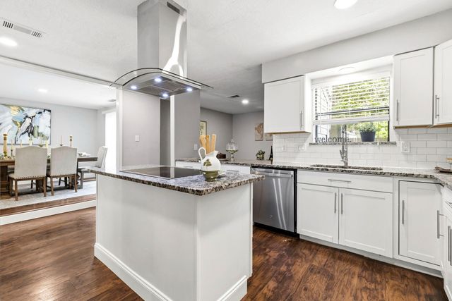 2119 Woodstream Drive, Kingwood, TX 77339