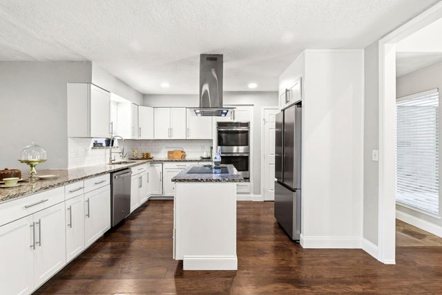 2119 Woodstream Drive, Kingwood, TX 77339