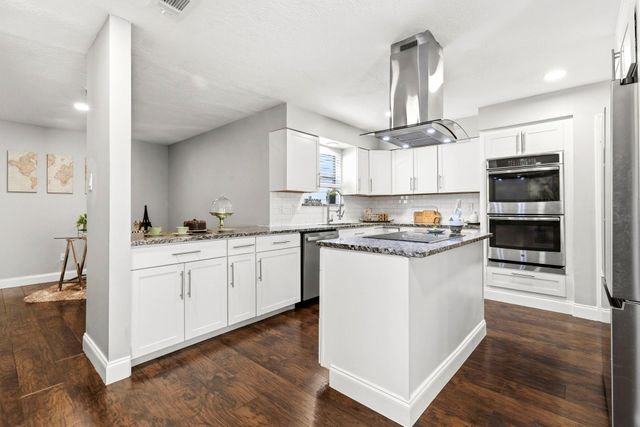 2119 Woodstream Drive, Kingwood, TX 77339