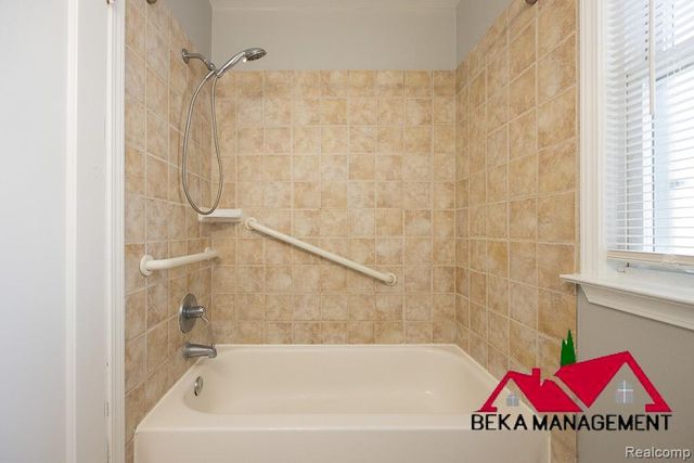 26114 Palmer Boulevard, Madison Heights, MI 48071