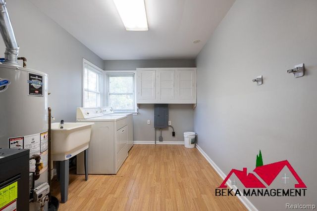 26114 Palmer Boulevard, Madison Heights, MI 48071