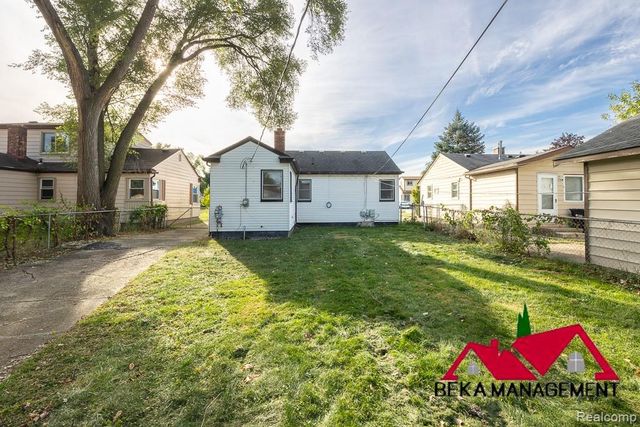 26114 Palmer Boulevard, Madison Heights, MI 48071