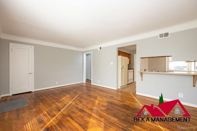 26114 Palmer Boulevard, Madison Heights, MI 48071