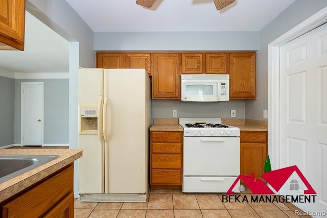 26114 Palmer Boulevard, Madison Heights, MI 48071