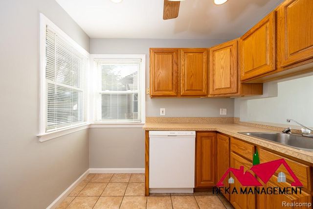 26114 Palmer Boulevard, Madison Heights, MI 48071