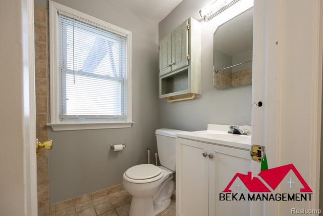 26114 Palmer Boulevard, Madison Heights, MI 48071