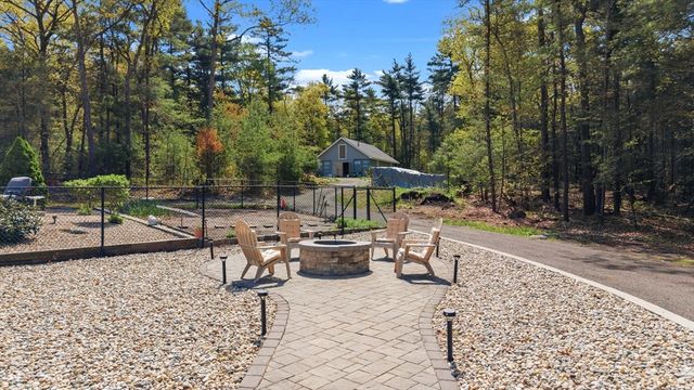 61 Montgomery, Lakeville, MA 02347