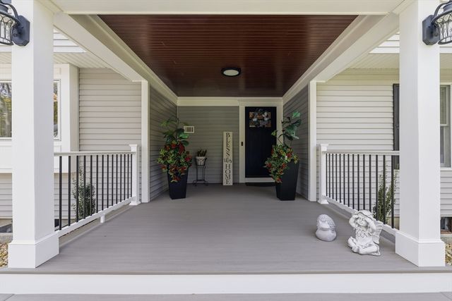 61 Montgomery, Lakeville, MA 02347