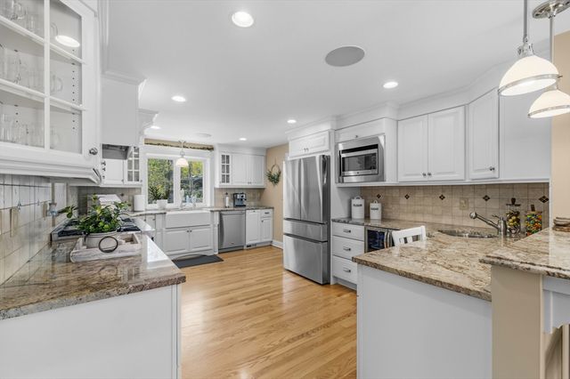 61 Montgomery, Lakeville, MA 02347