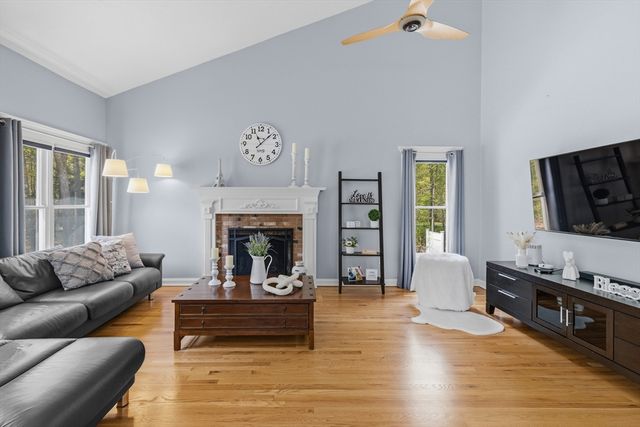 61 Montgomery, Lakeville, MA 02347