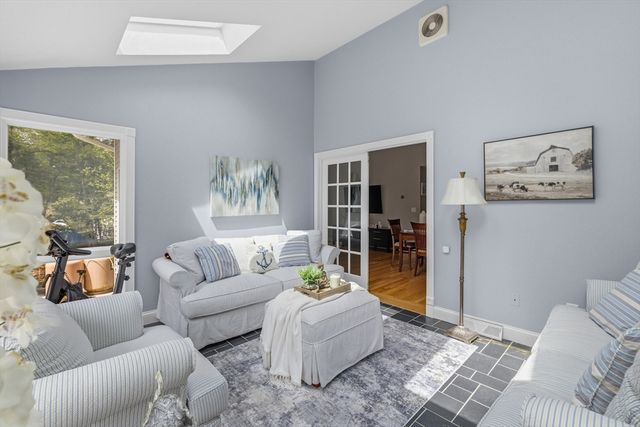 61 Montgomery, Lakeville, MA 02347